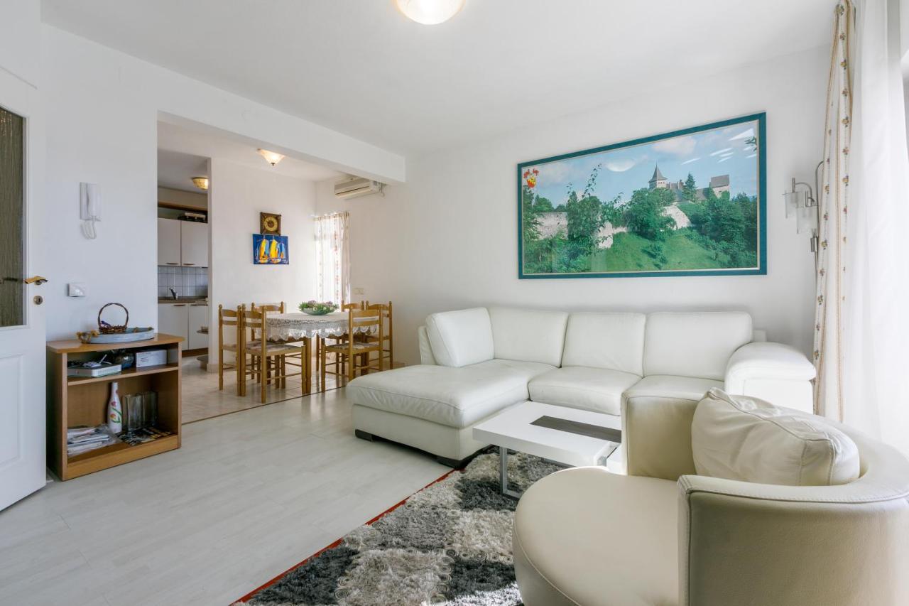 Apartment Eni เซลเซ ภายนอก รูปภาพ