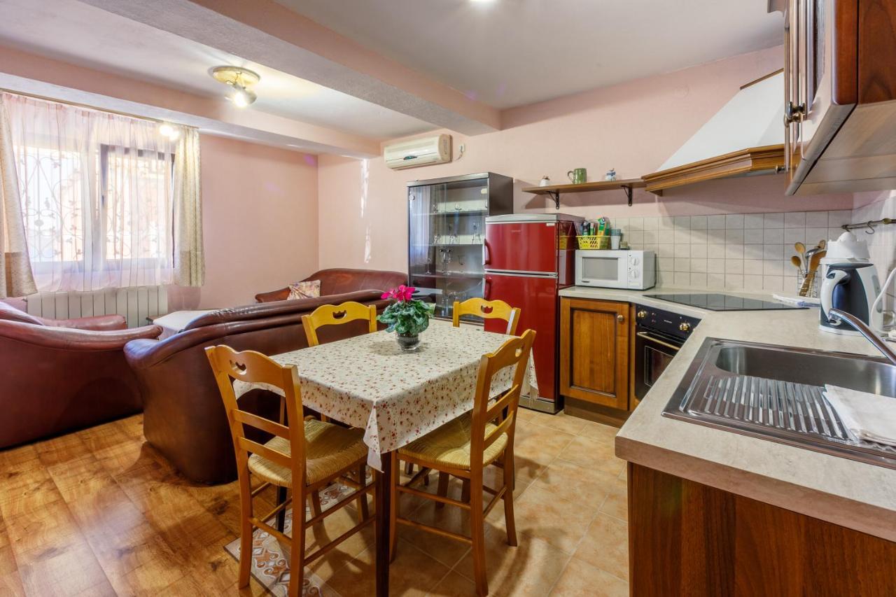 Apartment Eni เซลเซ ภายนอก รูปภาพ