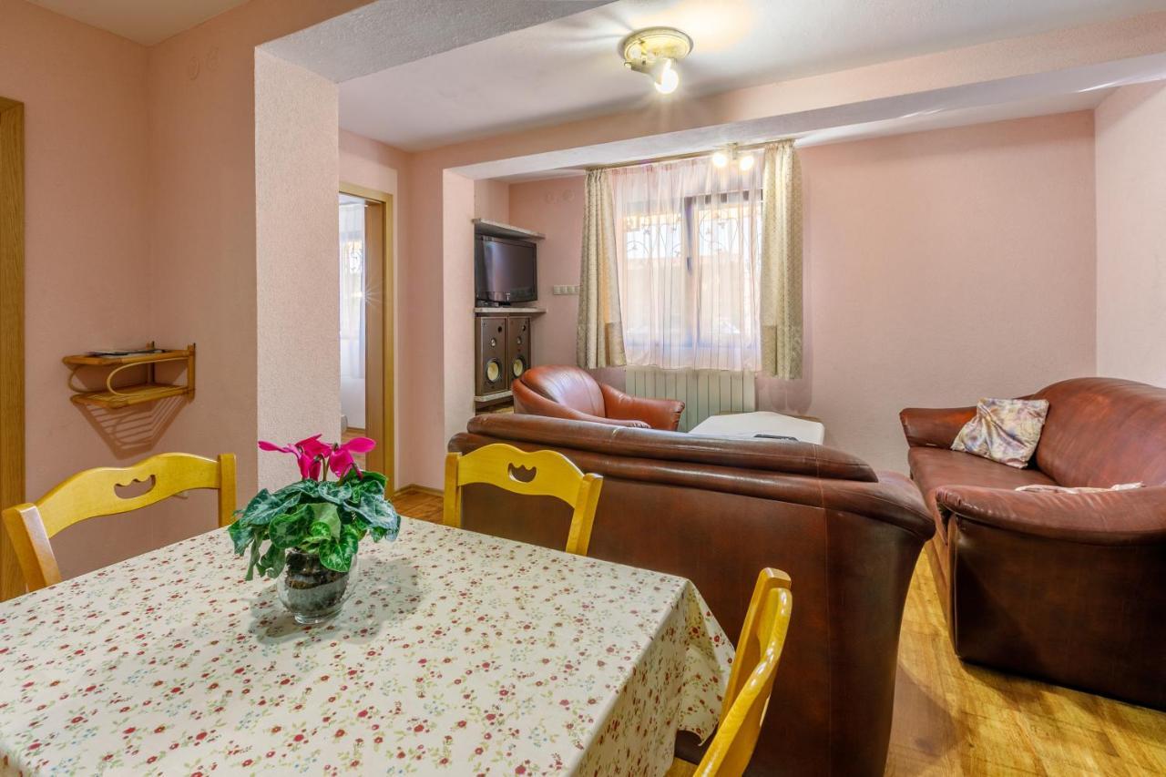 Apartment Eni เซลเซ ภายนอก รูปภาพ