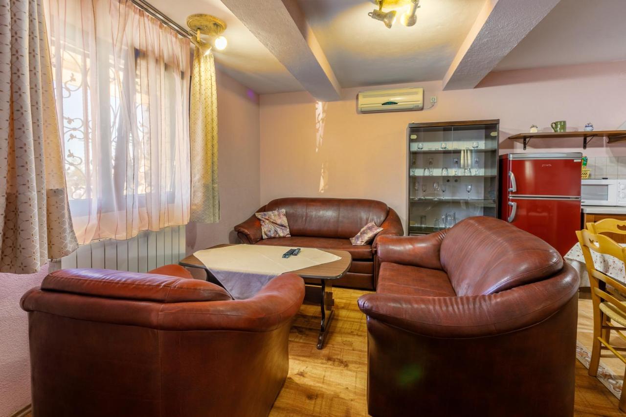 Apartment Eni เซลเซ ภายนอก รูปภาพ