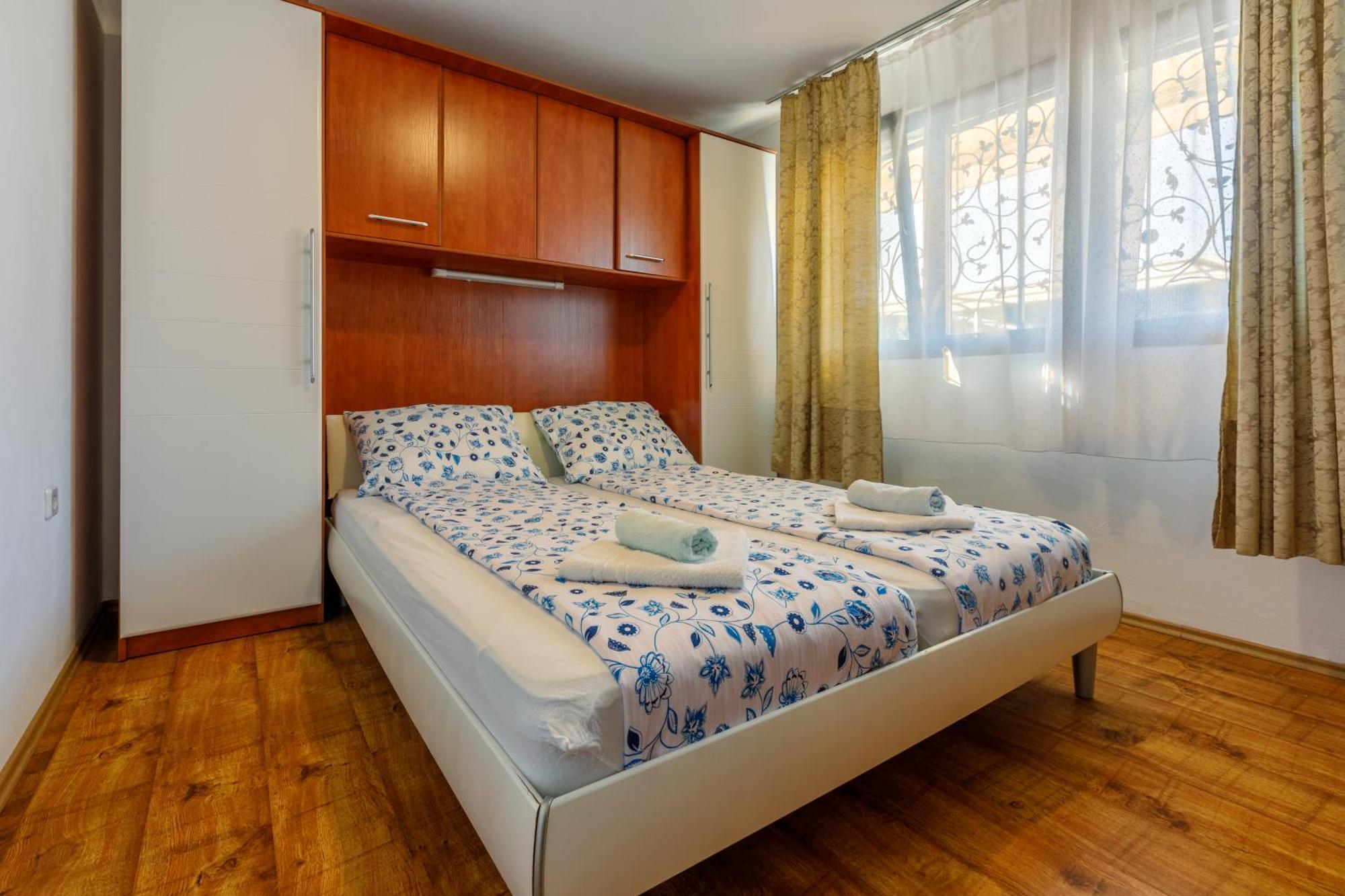 Apartment Eni เซลเซ ภายนอก รูปภาพ