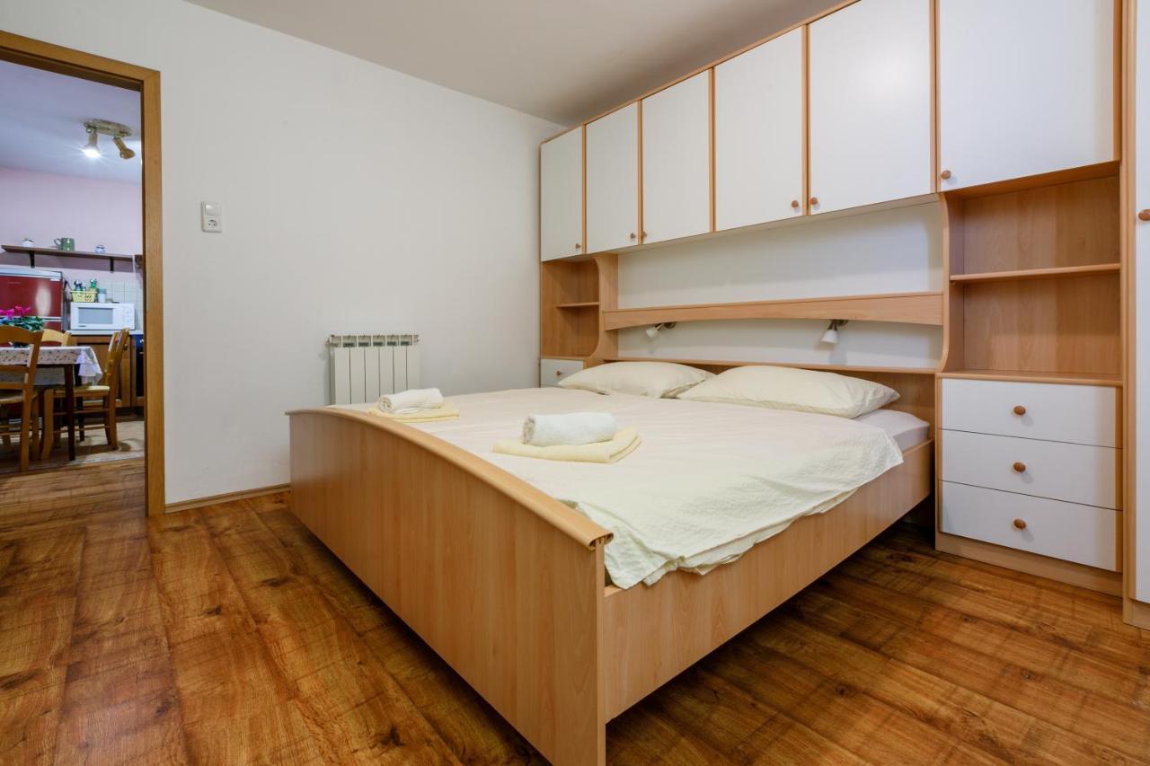 Apartment Eni เซลเซ ภายนอก รูปภาพ