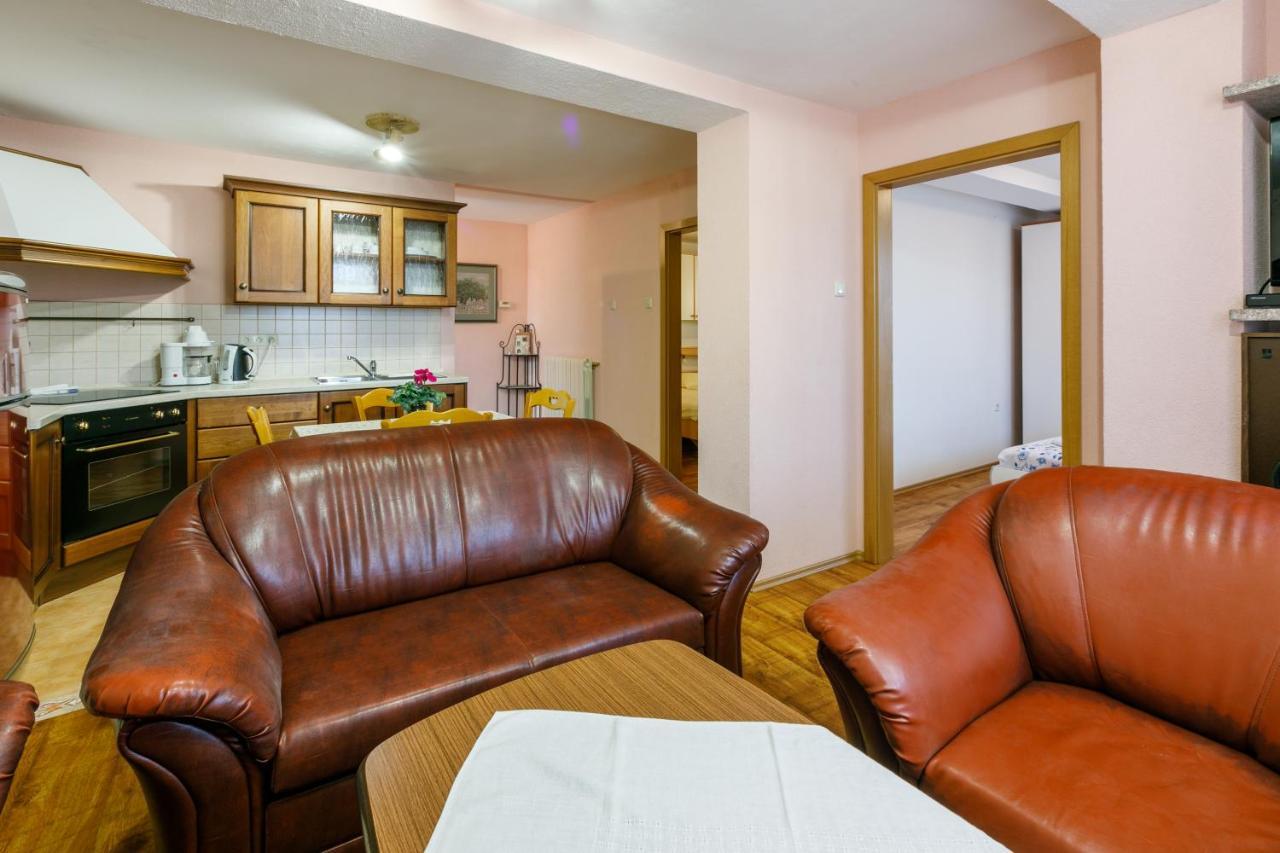 Apartment Eni เซลเซ ภายนอก รูปภาพ